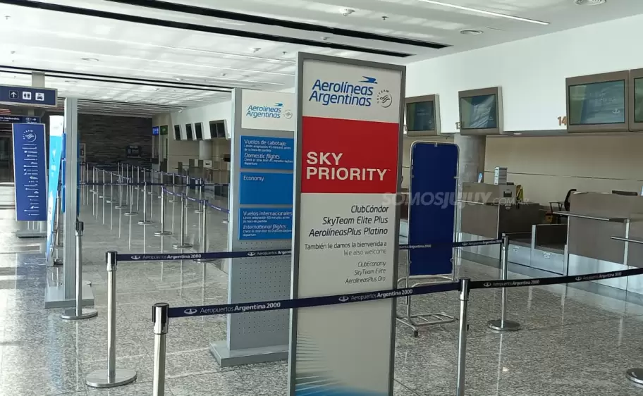 Aeropuerto de Jujuy, paro de gremios de pilotos