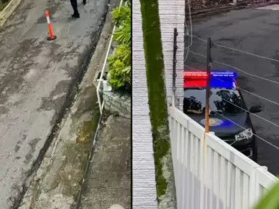 imagen de la policia rodeando la embajada