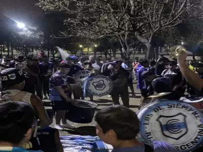 hinchas lobo banderazo