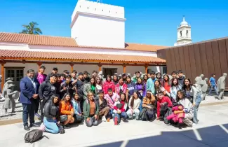 Estudiantes de Yuto en el Cabildo Hist�rico
