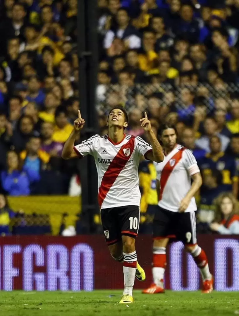 Manuel Lanzini celebra su gol ante Boca en 2014