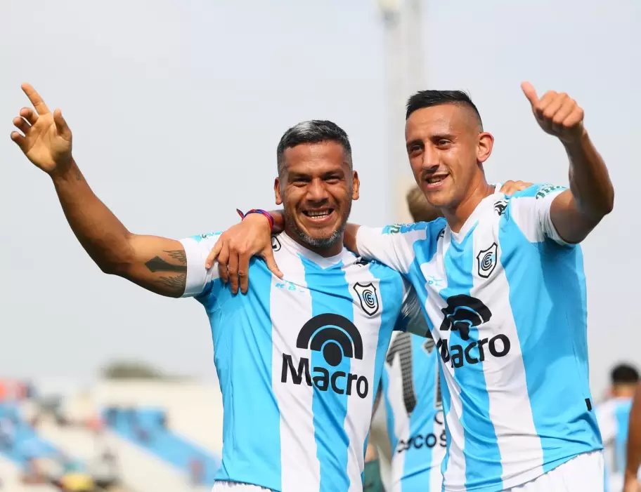 Hugo Soria y Emiliano Endrizzi celebran el gol