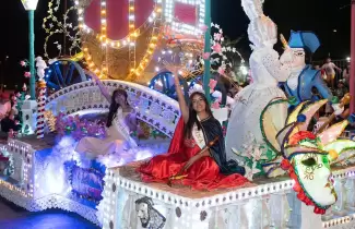desfile carrozas 2024