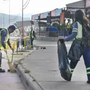 Tras finalizar la FNE, personal de Higiene Urbana realizó tareas de limpieza en la Ciudad Cultural