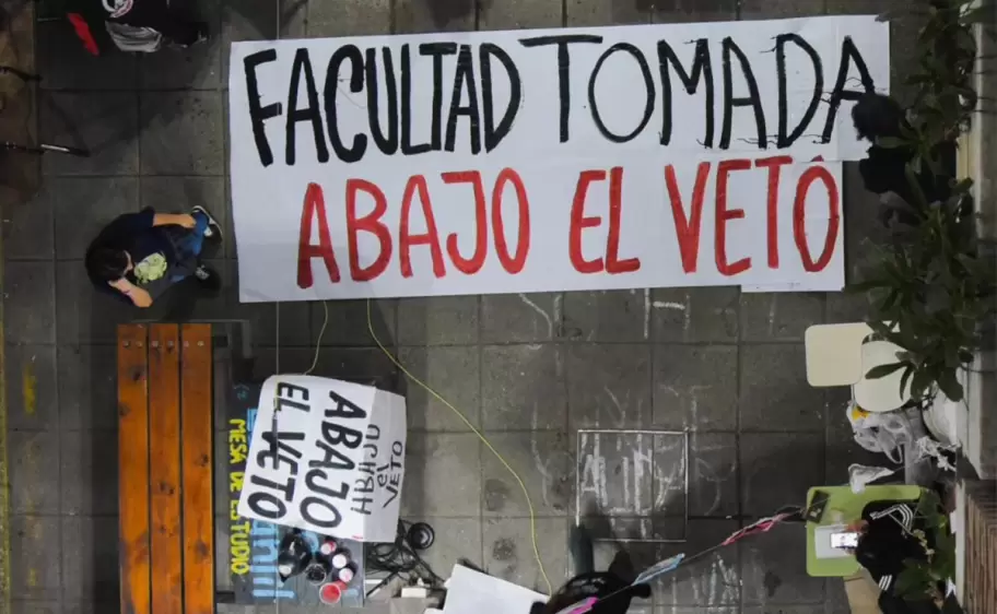facultad de humanidades tomada
