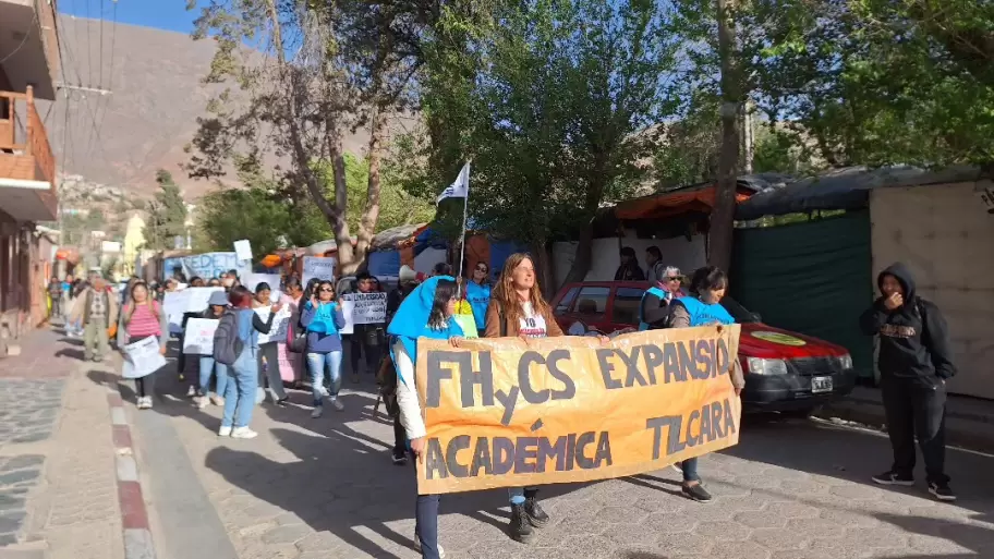 Marcha de la Unju en Tilcara