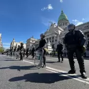Incidentes en la marcha frente al Congreso: manifestantes agredieron a un youtuber libertario
