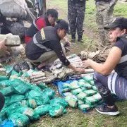 Durante un operativo de desalojo se incautaron cerca de 300 paquetes de coca