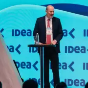 El mensaje de Federico Sturzenegger a los empresarios en Idea: "No nos pidan que bajemos impuestos, p�danos que bajemos el gasto"