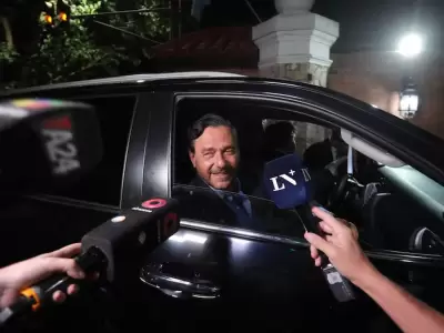 El gobernador de Salta, Gustavo S�enz, al llegar a la cena con Javier Milei en la quinta de Olivos. Marcos Brindicci - LA NACION