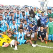 Gimnasia realizó el último entrenamiento del año: son once los jugadores que continuarán en el plantel