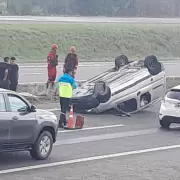 Una mujer perdió el control de su camioneta y volcó en la Ruta 66