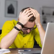 Argentina lidera el ranking regional de burnout: 9 de cada 10 trabajadores están “quemados” por su trabajo