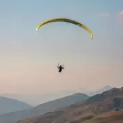Rescataron a un parapentista que fue arrastrado por el viento en Cerro de Jaire