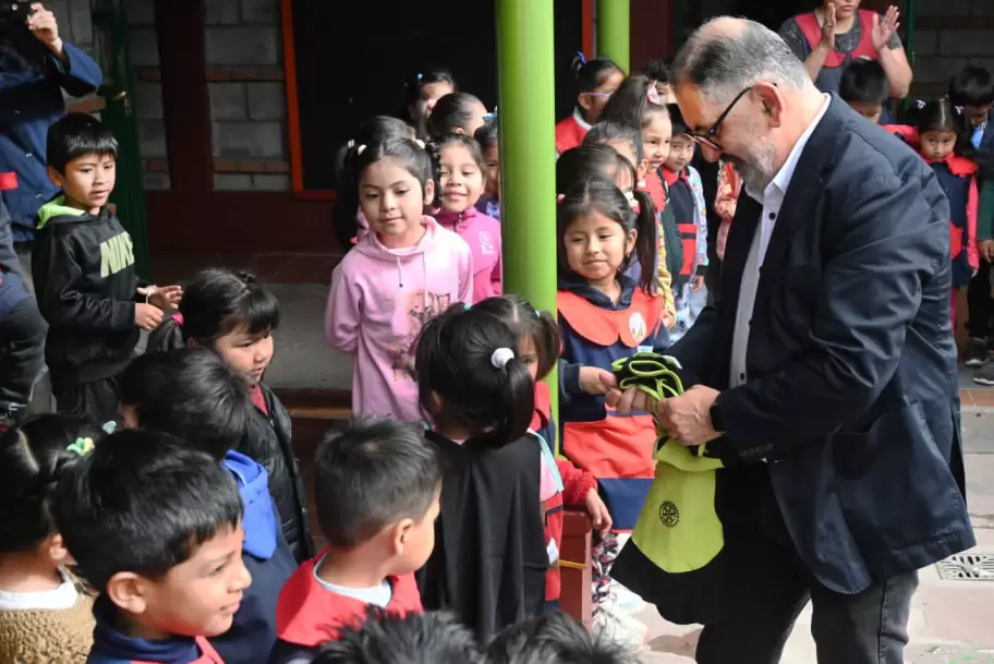 El intendente Jorge celebró la donación del Rotary Club Jujuy a la Escuela Municipal Marina Vilte
