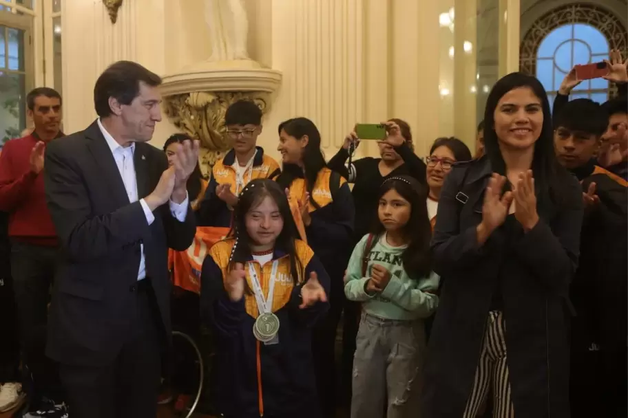 Sadir recibió a la delegación jujeña que participó de los Juegos Evita