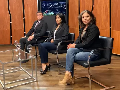 detras de las noticias