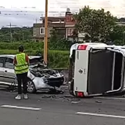 Una familia que se dirigía a la Cena Blanca chocó contra una camioneta en la Ruta Nacional 9