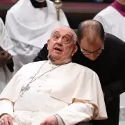 El papa Francisco sufri� un golpe en el rostro: el hematoma en su cara y la explicaci�n del Vaticano