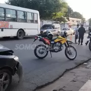 Ebrio al volante choc� a un auto que esperaba el sem�foro en avenida El �xodo