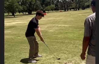 Franco Colapinto disfruta de una tarde de golf
