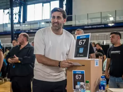 Diego Milito durante la votaci�n en Racing