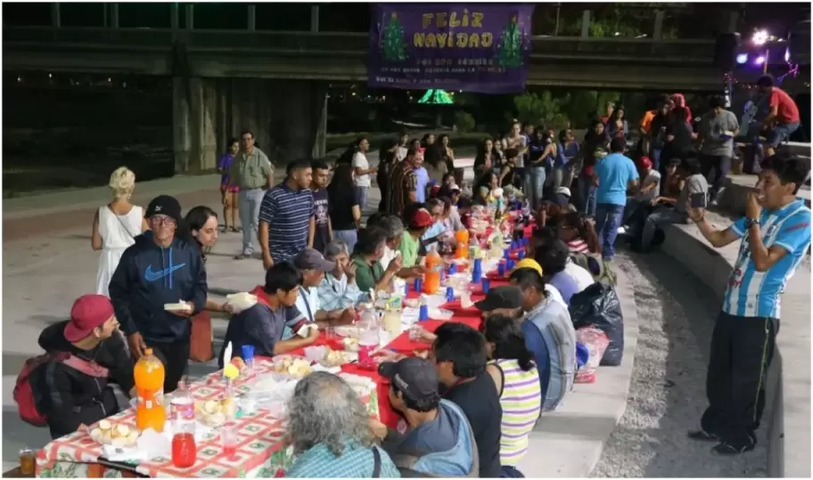 cena de navidad situacion de calle