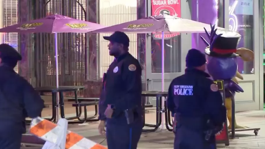 Los agentes llegaron a la zona y se enfrentaron contra el atacante.