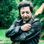 Investigan al guitarrista de Virus por la muerte de su pareja en medio de un juego sexual