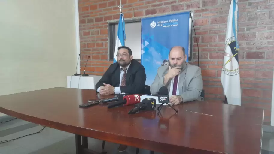 Ministerio Público de la Acusación- los fiscales, el Dr Gonzalo Ramon Puig y el Dr Carlos Ariel Gil Urquiola