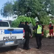 Desesperada búsqueda de un joven que desapareció tras caer a un canal en Alto Comedero