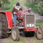 Mujica atraviesa la etapa final del cáncer en su chacra: la recorre en tractor, supervisa plantas y pide tranquilidad