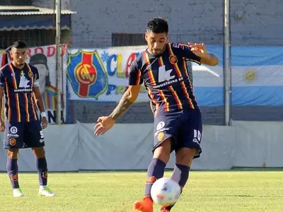 Santiago Camacho refuerzo de Gimnasia y Esgrima de Jujuy