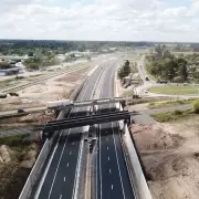 El Gobierno posterg� hasta septiembre la licitaci�n de la ruta del Mercosur