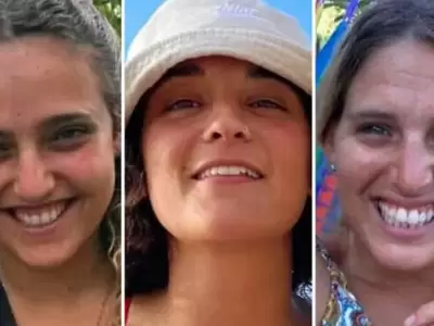 Las tres rehenes israel�es liberadas ya se encuentran al resguardo de la Cruz Roja