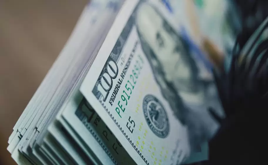 dolares