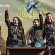 Las cuatro rehenes israelíes liberadas se reencontraron con sus familias tras más de 15 meses de cautiverio en Gaza