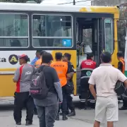 Un colectivo impactó con una moto en cercanías de la vieja terminal