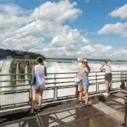 Se disparó la cantidad de argentinos en el exterior, pero cayó fuerte el ingreso de turistas al país