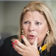 Carrió le escribió una carta a Milei y amenazó con iniciarle acciones judiciales por "traición a la patria"