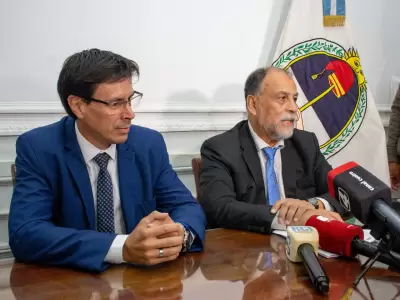 ministros de hacienda y de gobierno