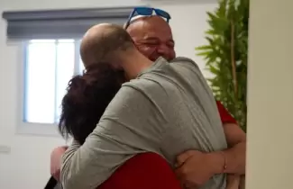 El conmovedor reencuentro del argentino Iair Horn con su familia