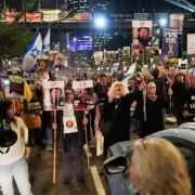 Hamas aceptó liberar a todos los rehenes y Trump le pidió a Israel que frene los bombardeos en Gaza