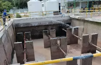 Contin�an los trabajos para normalizar el servicio de agua potable