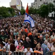 Una multitud marcha por la familias Bibas y para exigir la liberación de los secuestrados en Gaza