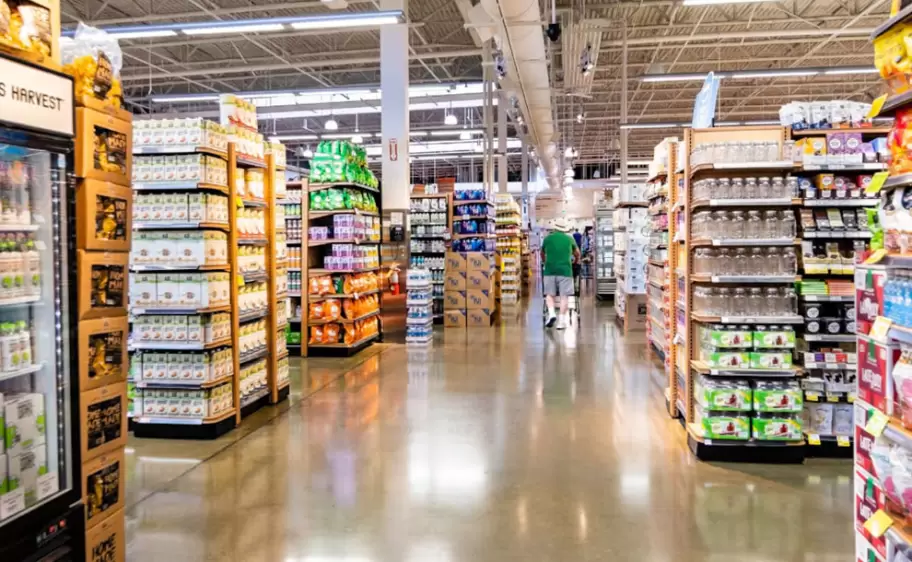 Las ventas en supermercados cayeron en diciembre y cerraron 2024 con una baja del 11%