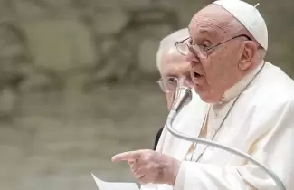 Nuevo parte m�dico del papa Francisco: ya no est� en estado cr�tico, pero seguir� internado