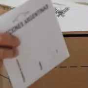 Los residentes argentinos en el exterior podrán votar por correo postal
