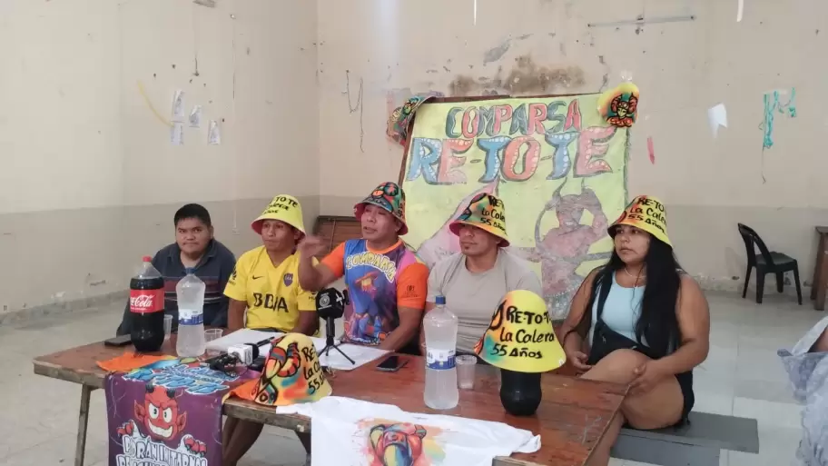 Integrantes de la comparsa Retote - La Calera
