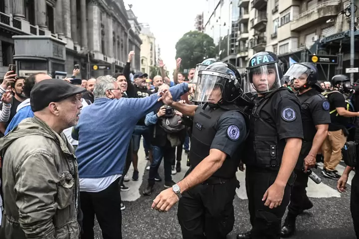 marcha jubilados (Foto Clarín)